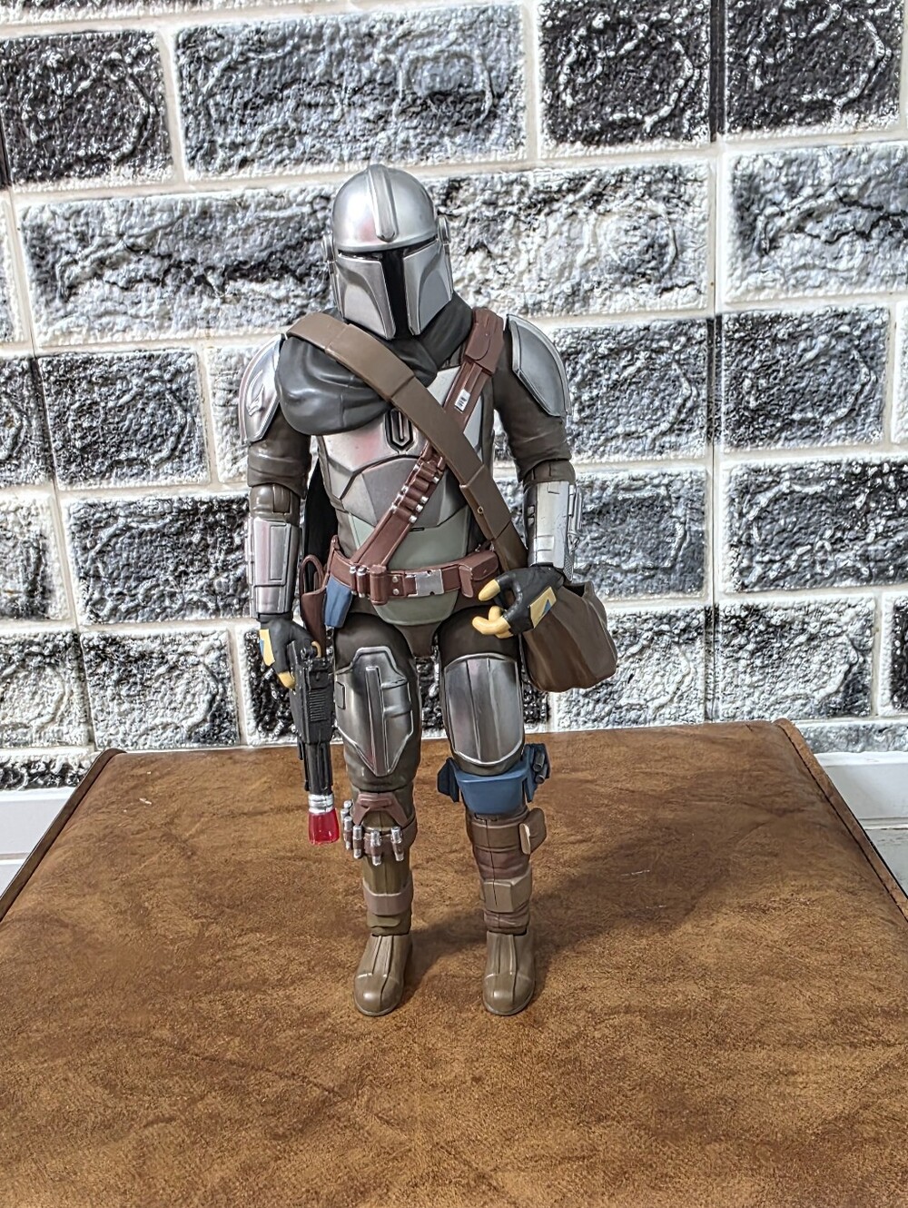 Disney Star Wars The Mandalorian Action Figure with Blaster and Bag